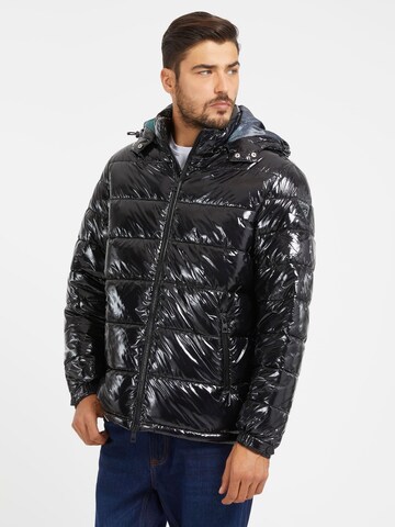 GUESS Winterjacke in Schwarz: Vorderseite