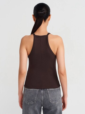 Dilvin Top in Brown