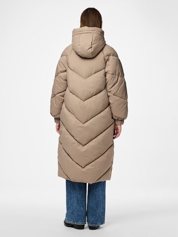 Cappotto invernale 'PCNocelyn' di PIECES in grigio