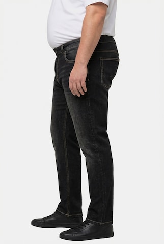 Men Plus Regular Jeans in Black