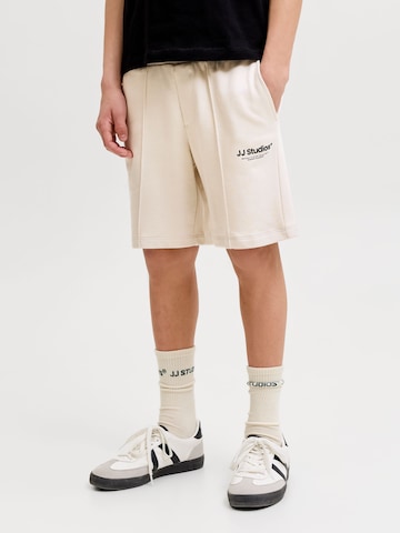 Jack & Jones Junior Regular Trousers in Beige: front