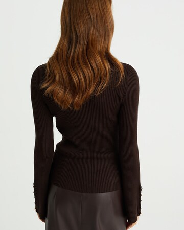 WE Fashion Sweater in Brown