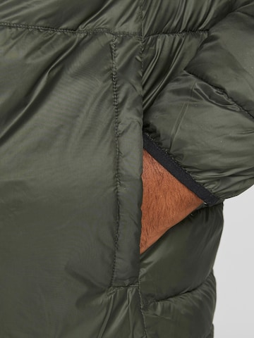 Jack & Jones Plus - Chaqueta de entretiempo 'Ace' en verde