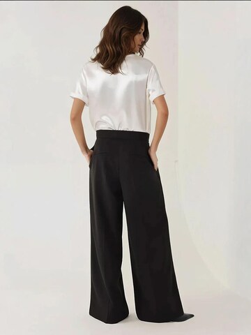 Wide leg Pantaloni con pieghe di Hiccup in nero