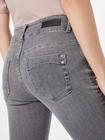 Coupe slim Jean 'Molly' LTB en gris