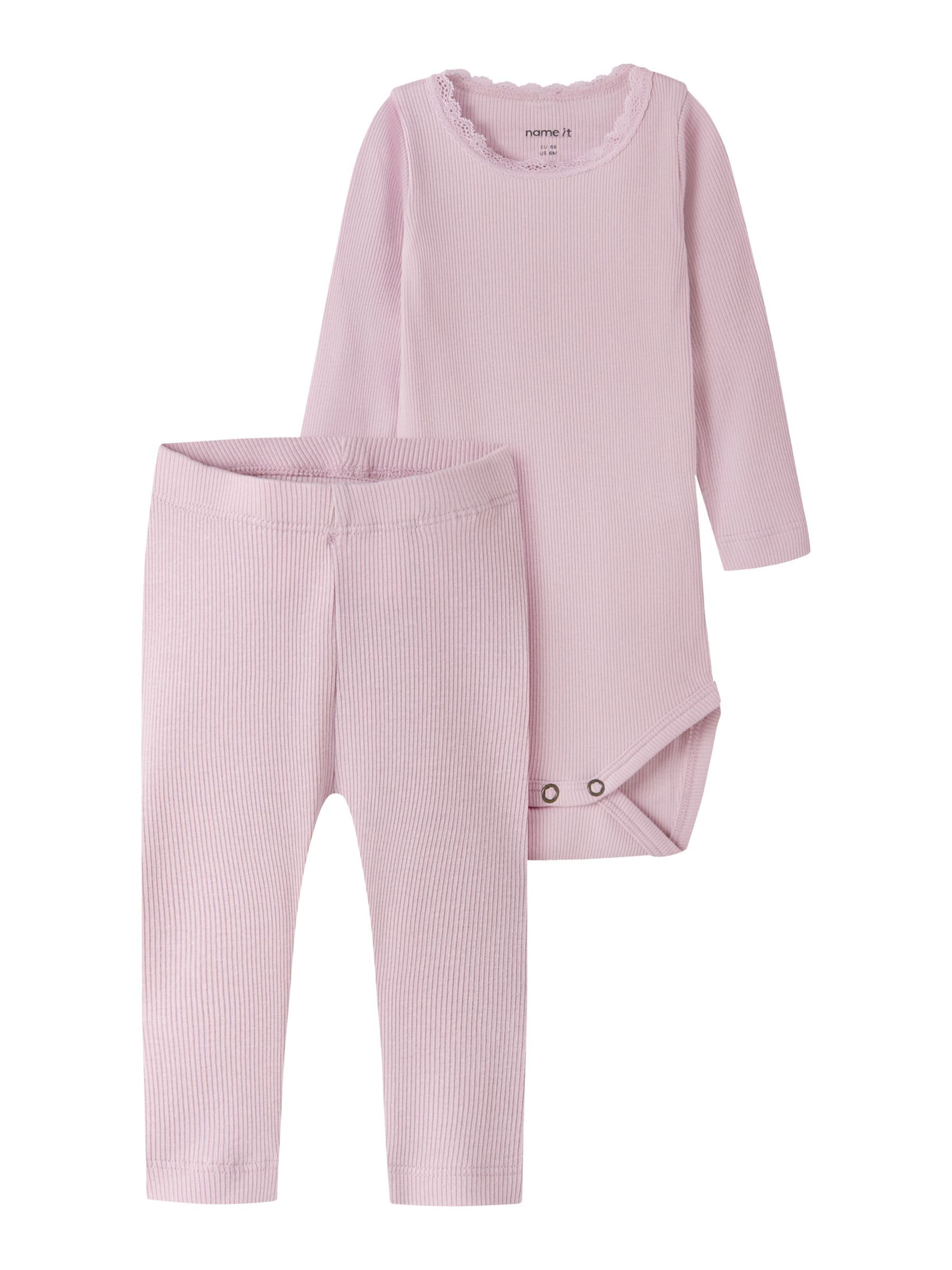 Set NAME IT en violet : devant