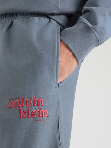 Tapered Pantaloni de la Calvin Klein Jeans pe albastru