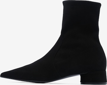 LOTTUSSE Ankle Boots ' Carla ' in Black: front