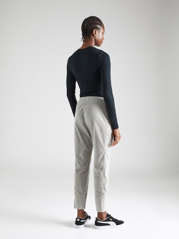 MAC Tapered Hose 'FUTURE' in Grau