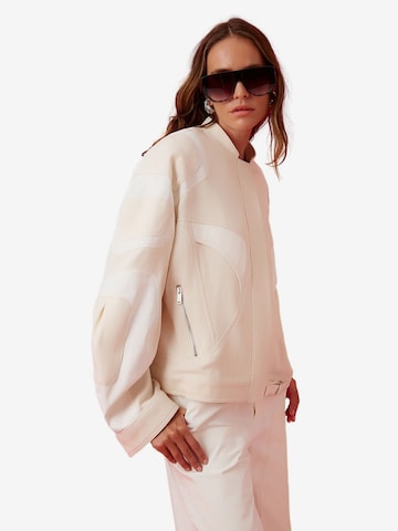 NOCTURNE Between-Season Jacket in Beige