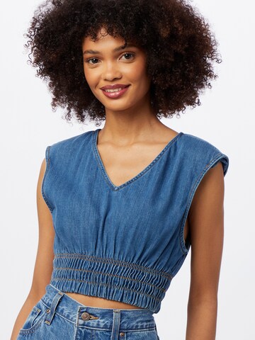 Noisy may Top 'Pilina' in Blue: front
