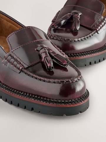 Next Flats in Red
