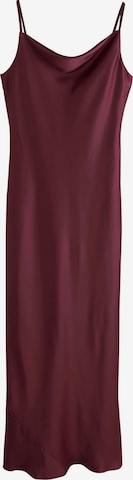 Next Mekko värissä punainen: etupuoli