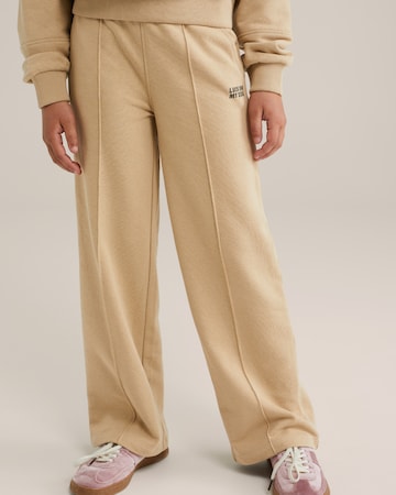 WE Fashion Regular Byxa i beige: framsida