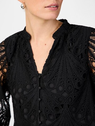 YAS - Vestidos camiseiros 'YASMOLLY' em preto