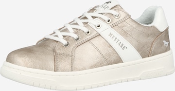 MUSTANG Низкие кроссовки в Серый: спереди