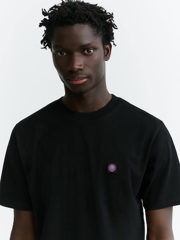 Thinking MU Shirt 'ZACH' in Schwarz: Vorderseite