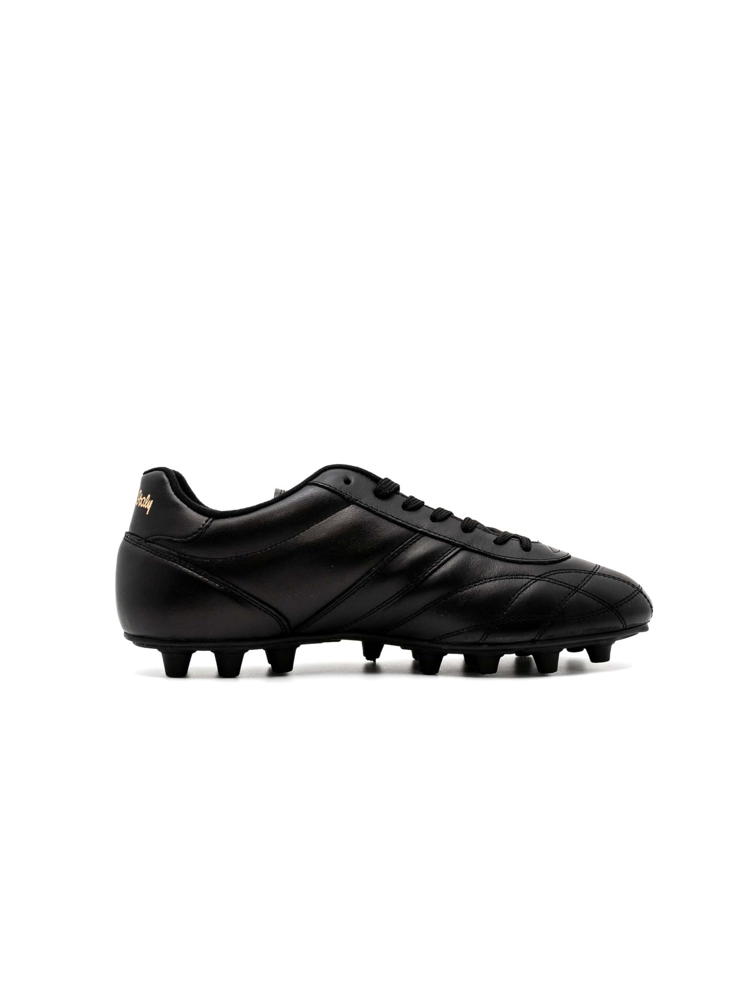 RYAL Soccer Cleats in Black