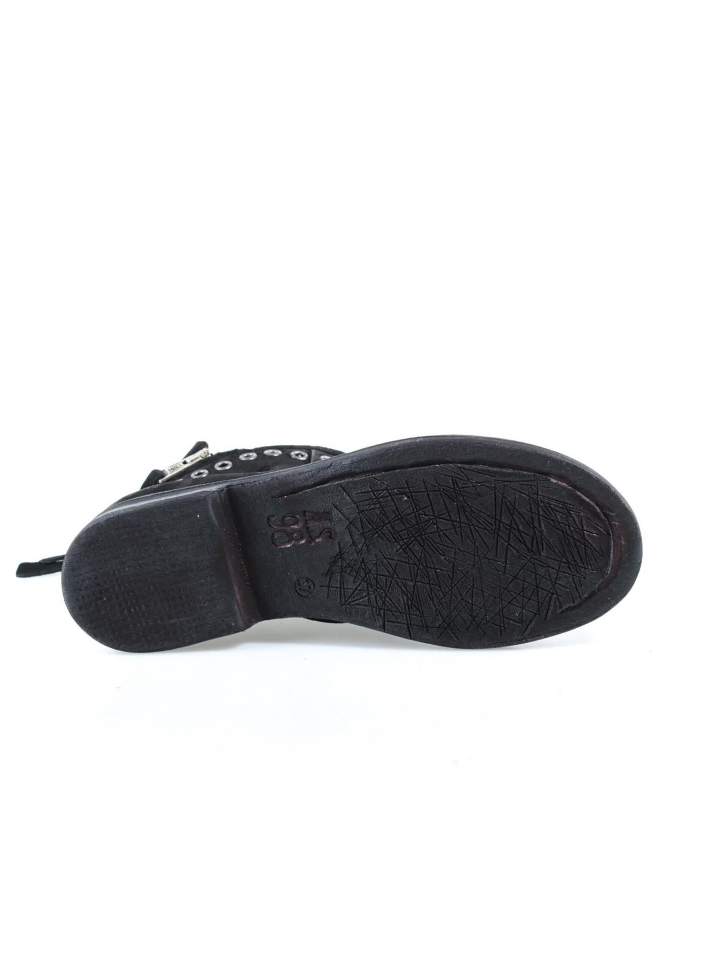 A.S.98 - Botas pelo tornozelo 'ALAYNA' em preto: abaixo