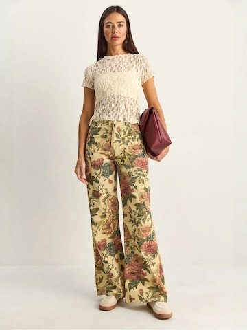 regular Pantaloni di Bianco Lucci in giallo