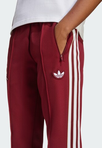 Effilé Pantalon de sport 'FC Arsenal Terrace Icons' ADIDAS ORIGINALS en rouge