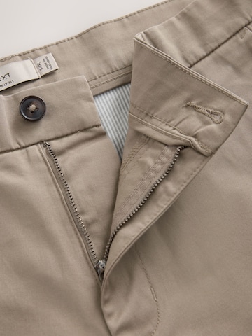 Coupe slim Pantalon chino Next en marron