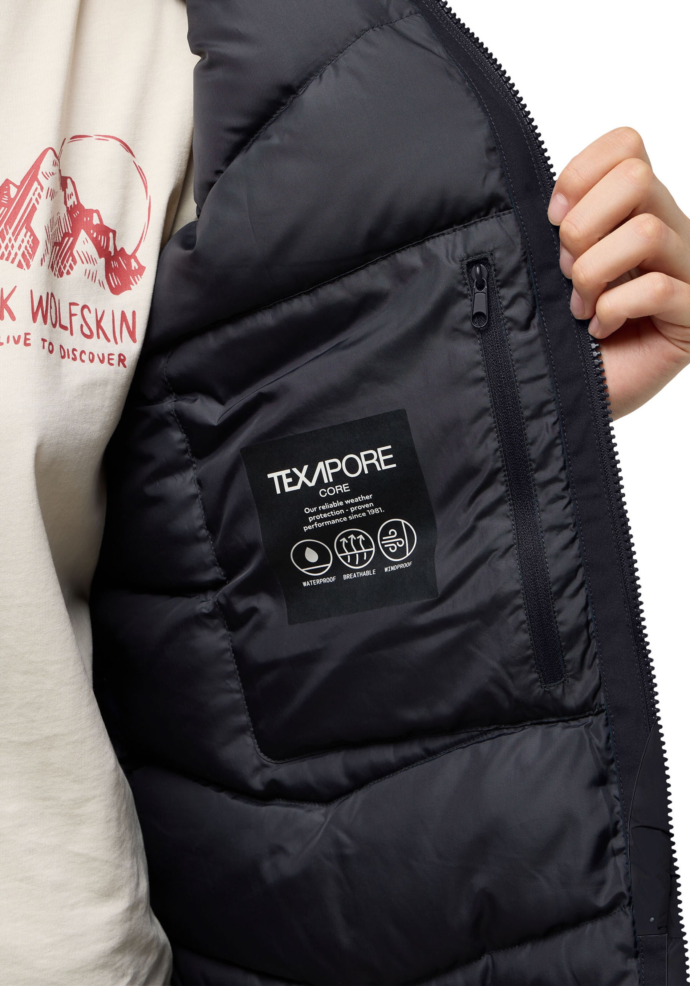 JACK WOLFSKIN Winter Coat in Black