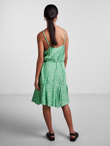 PIECES - Vestido de verano 'Nya' en verde