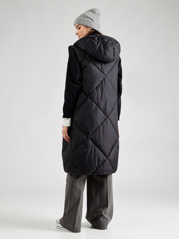 Gilet 'BY BOMINA' di b.young in nero