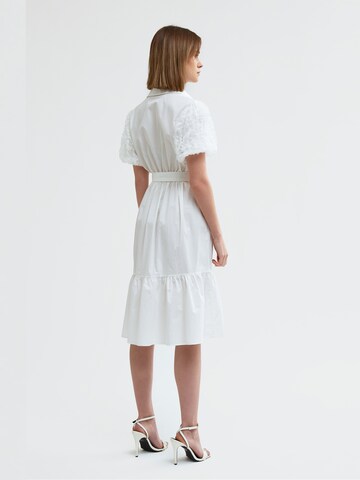 Influencer Платье-рубашка в Белый