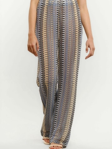 Liberte Essentiel Regular Housut ' CROC ' värissä valkoinen