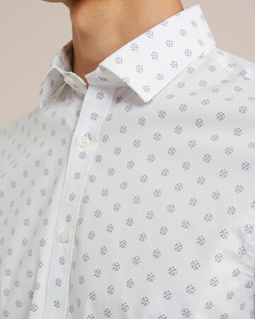 WE Fashion Slim Fit Hemd in Weiß
