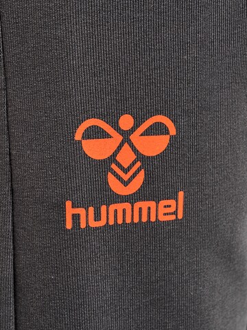 Hummel Tapered Sportbroek 'OFFGRID' in Grijs