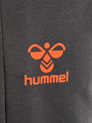 Hummel Tapered Sportbroek 'OFFGRID' in Grijs