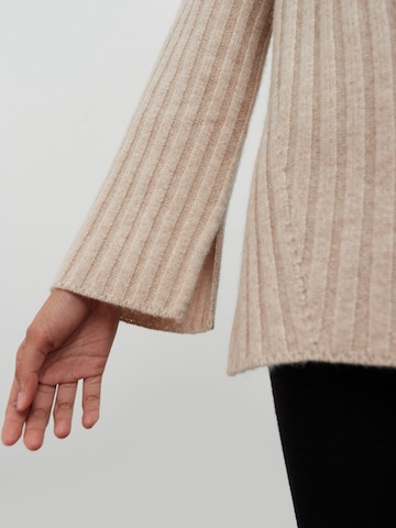 EDITED Sweater 'Hera' in Beige