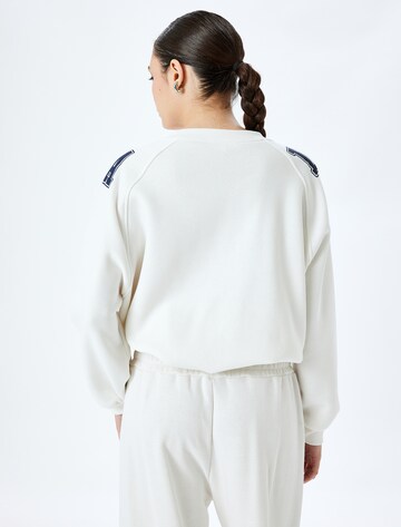 Koton Sweatshirt in White