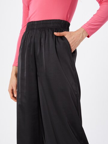 Urban Classics Wide Leg Hose in Schwarz