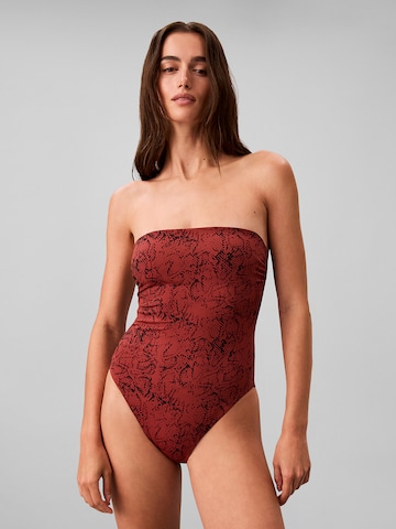 Calvin Klein Swimwear Bandeau Badpak 'Essentials' in Bruin: voorkant