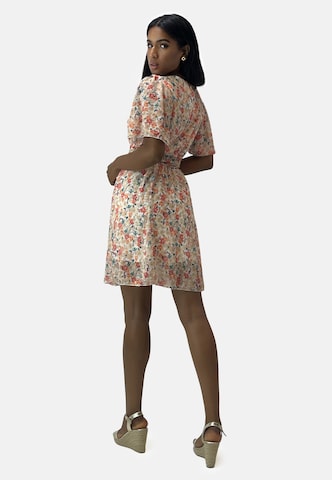 Elara Kleid in Beige