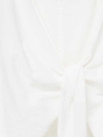 Chemisier Pull&Bear en blanc