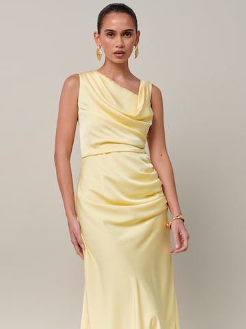 Sável - Vestido de festa 'Poppie' em amarelo