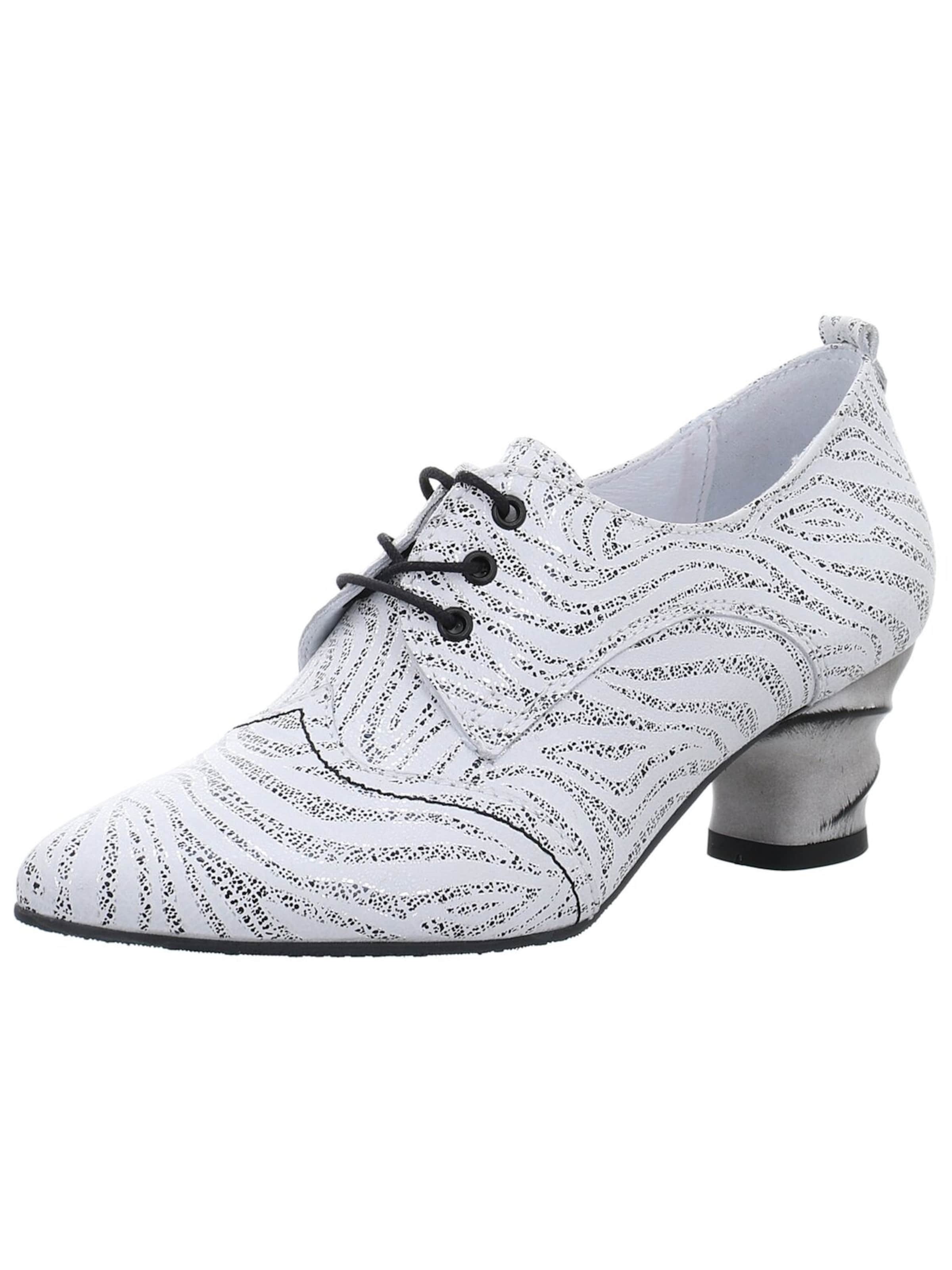 Simen Pumps in White: front