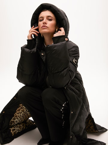 Lola Casademunt Mantel in Schwarz