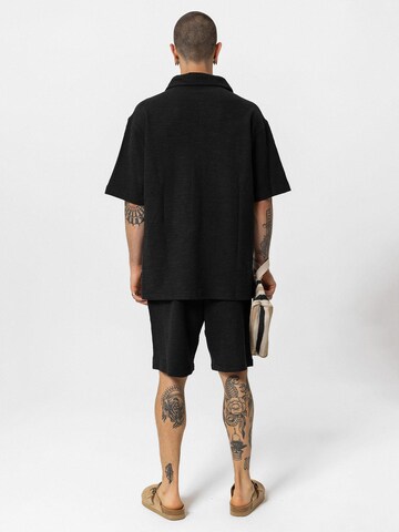 VAMOS CLO Comfort fit Button Up Shirt in Black