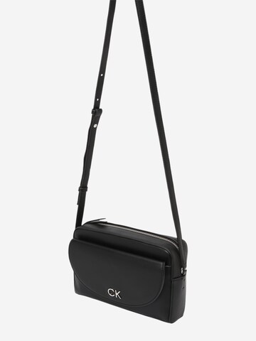 Calvin Klein - Bolso de hombro en negro