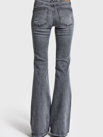 IT'S BASIC Flared Jeans 'Flare Mid Rise Jeans' in Grijs