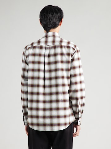 Coupe regular Chemise GAP en rouge