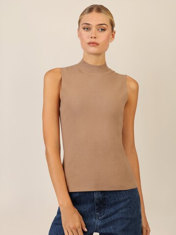 APART Knitted Top in Brown: front