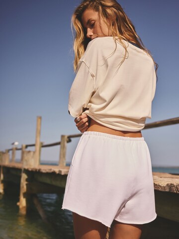 Next Regular Shorts in Weiß