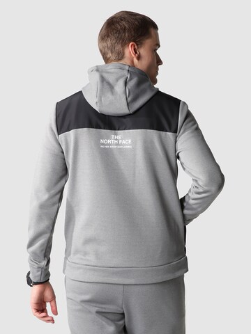THE NORTH FACE Athletic Fleece Jacket in Grey